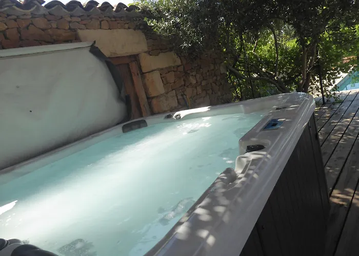 De Caractere Au Calme Au Milieu Des Vignes Avec Piscine Et Jaccuzi *